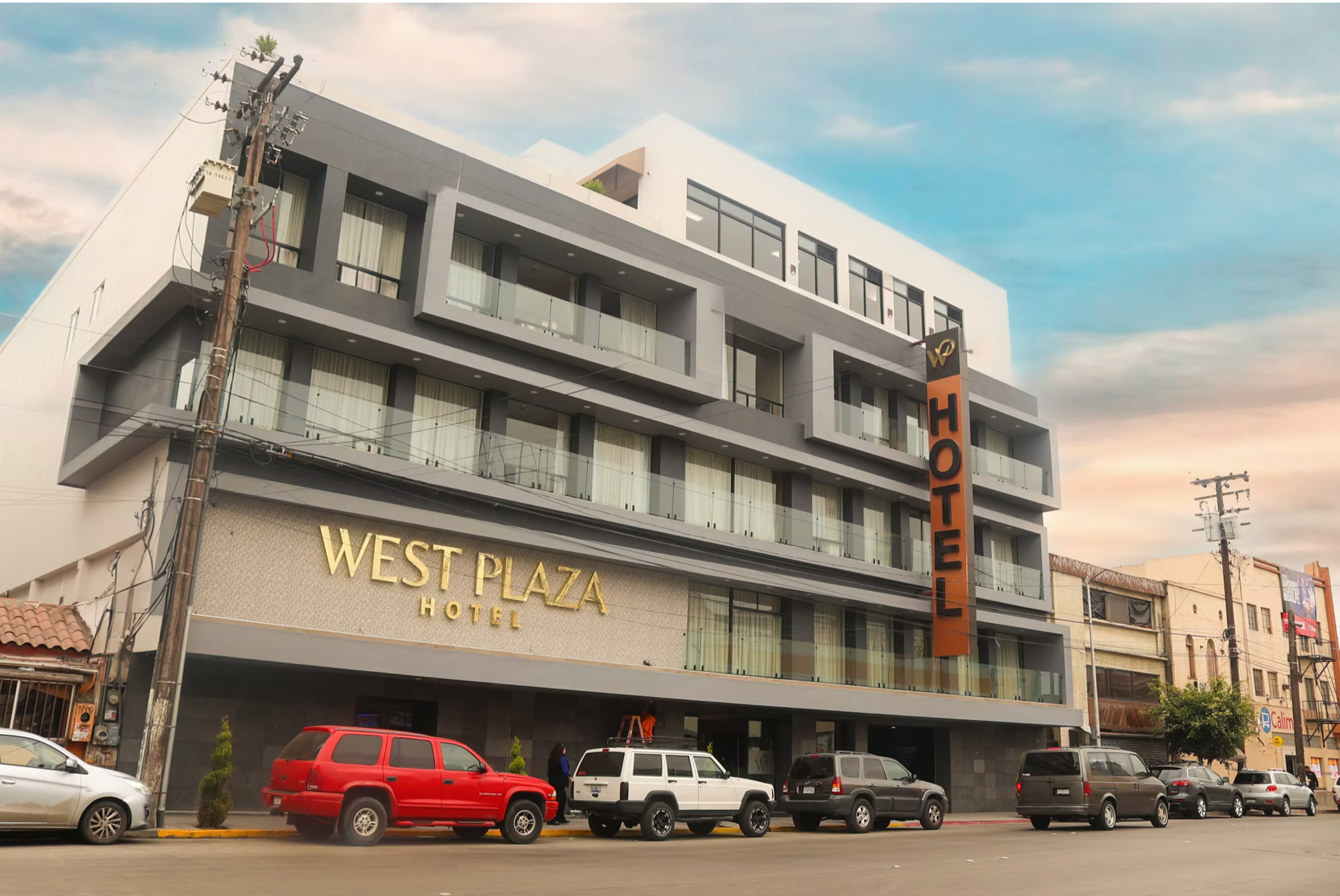 hotel west plaza
